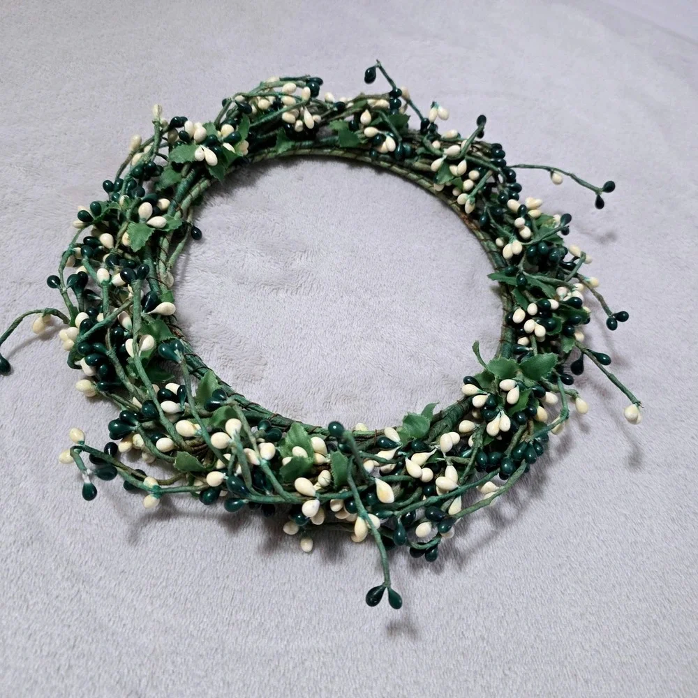 Vintage Black Metal 7-Candle Votive Holder Folding Pip Berry Wreath Centerpiece